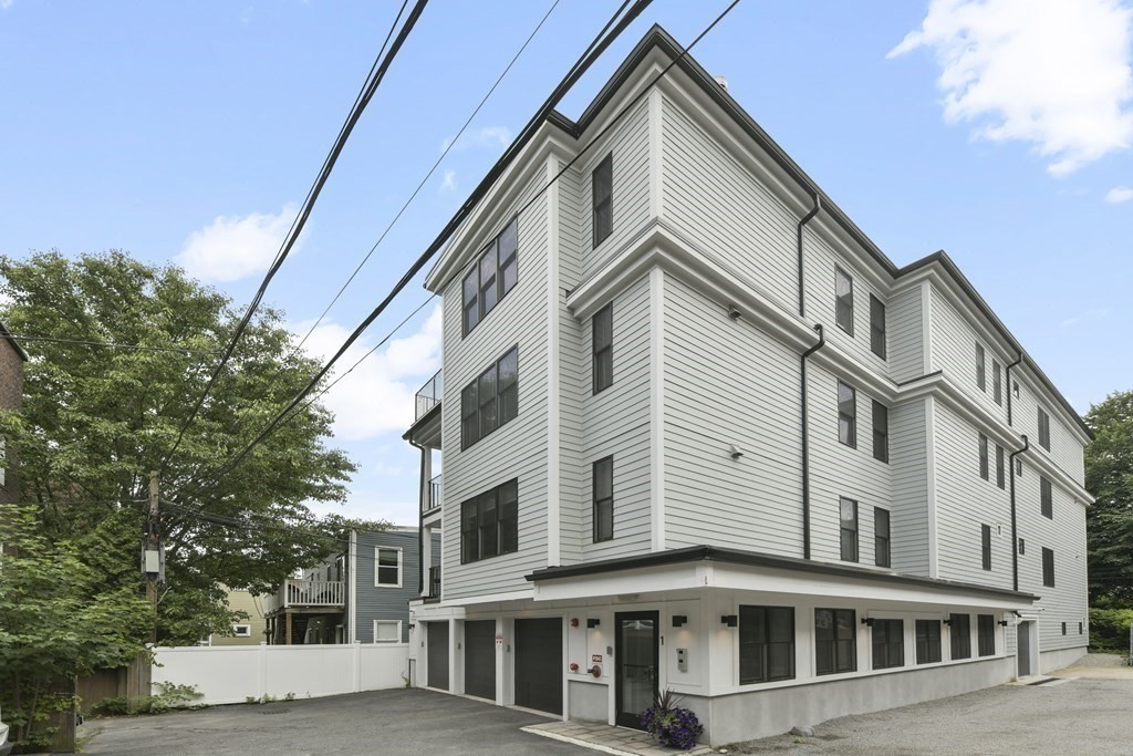 ONE Leonard Place Unit: TWO