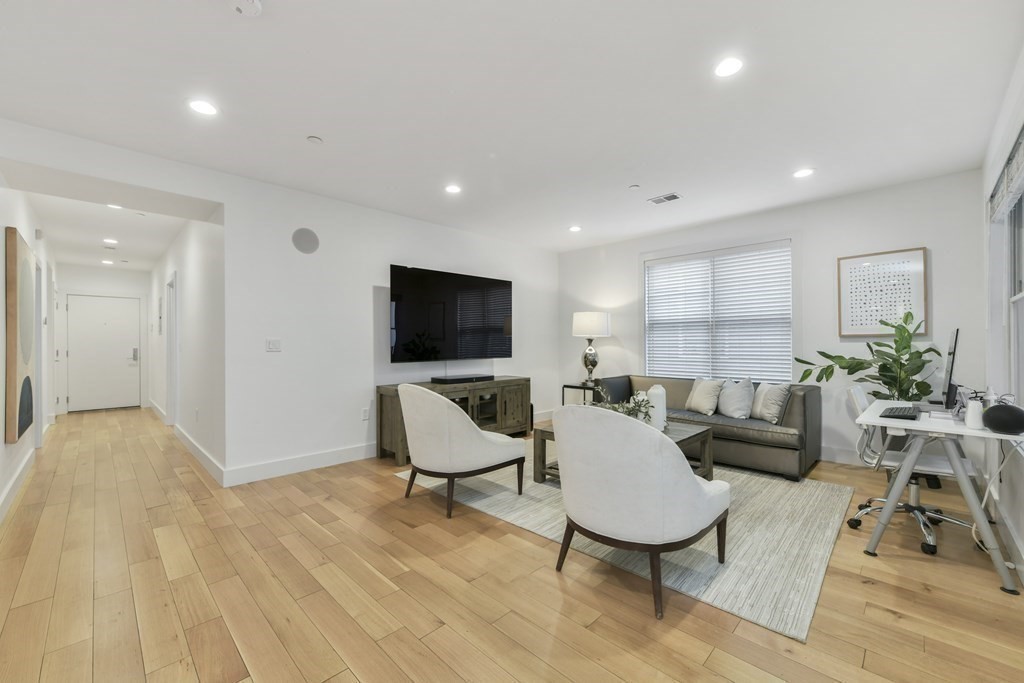 ONE Leonard Place Unit: TWO