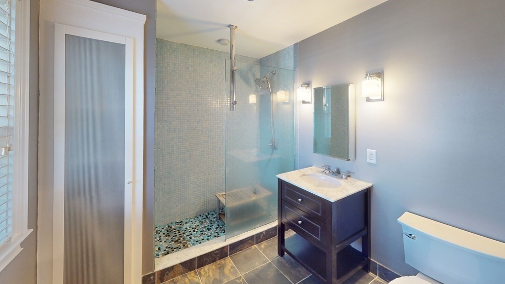 214 West 7th St # 2L