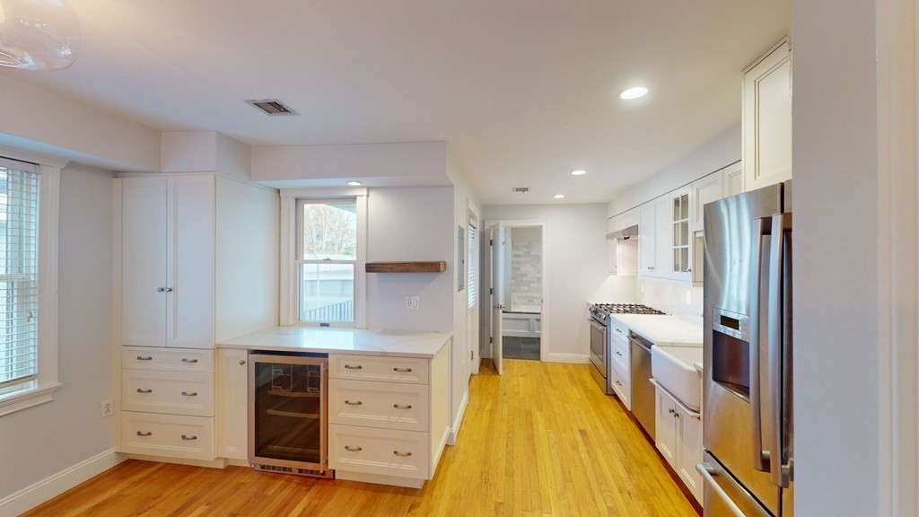 214 West 7th St # 2L