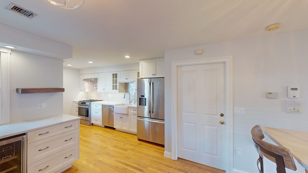 214 West 7th St # 2L