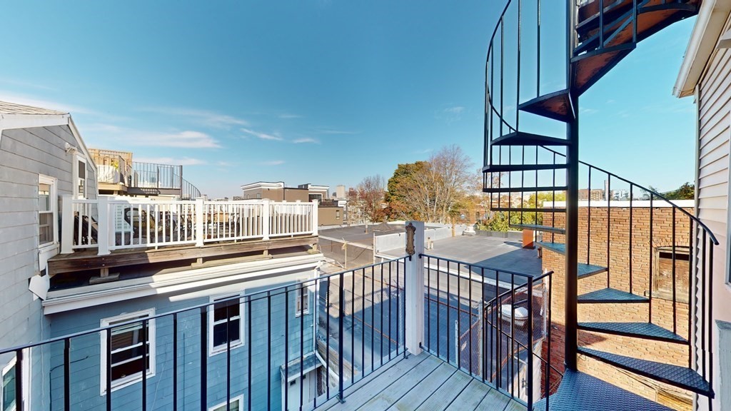 214 West 7th St # 2L