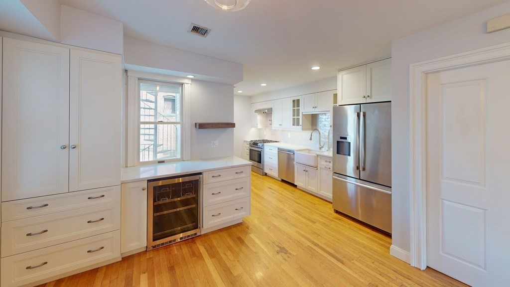 214 West 7th St # 2L