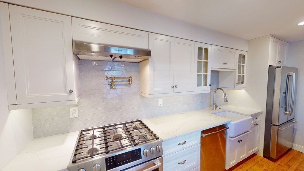 214 West 7th St # 2L