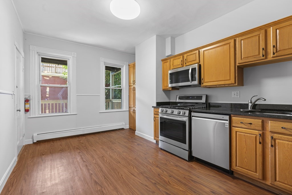 401 E 7th Street # 1