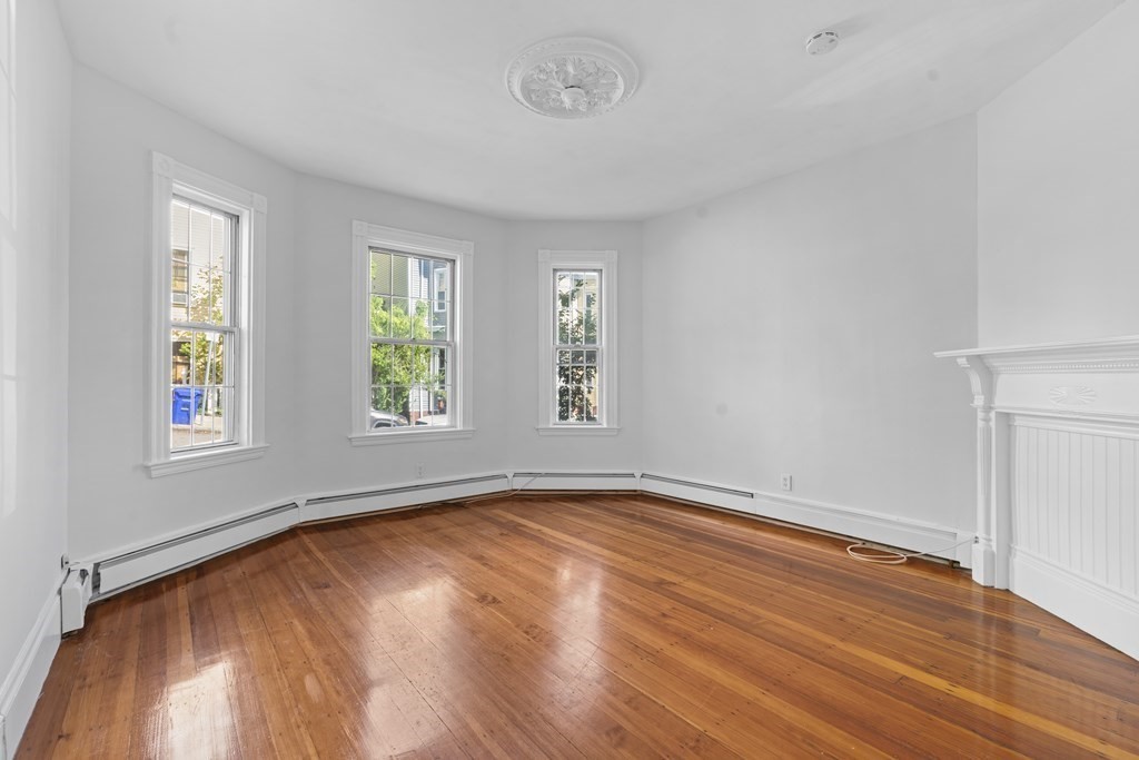 401 E 7th Street # 1