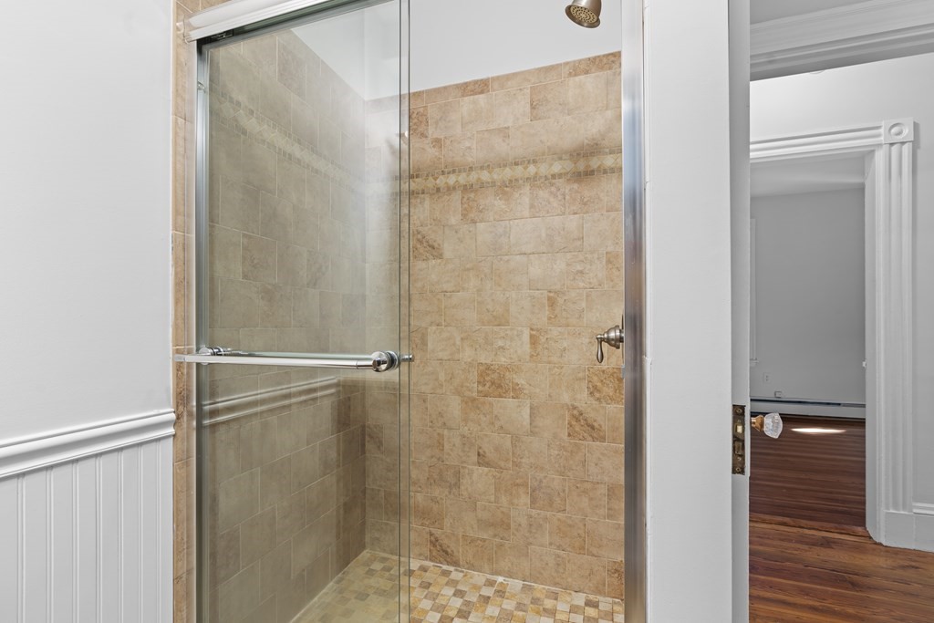 401 E 7th Street # 1