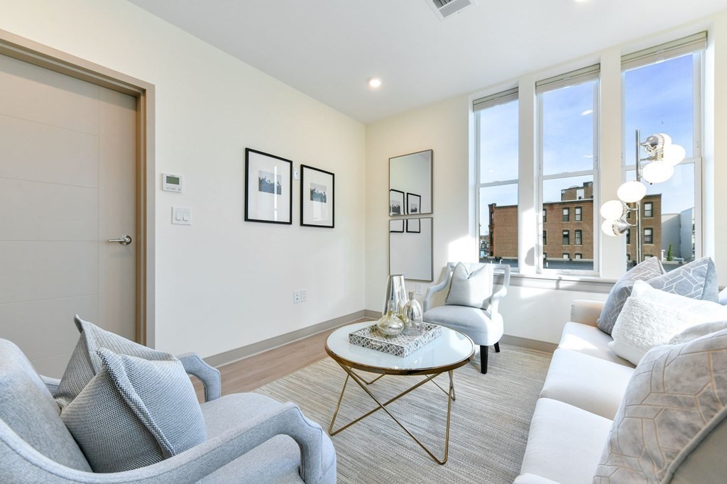 400 Dorchester St # 307