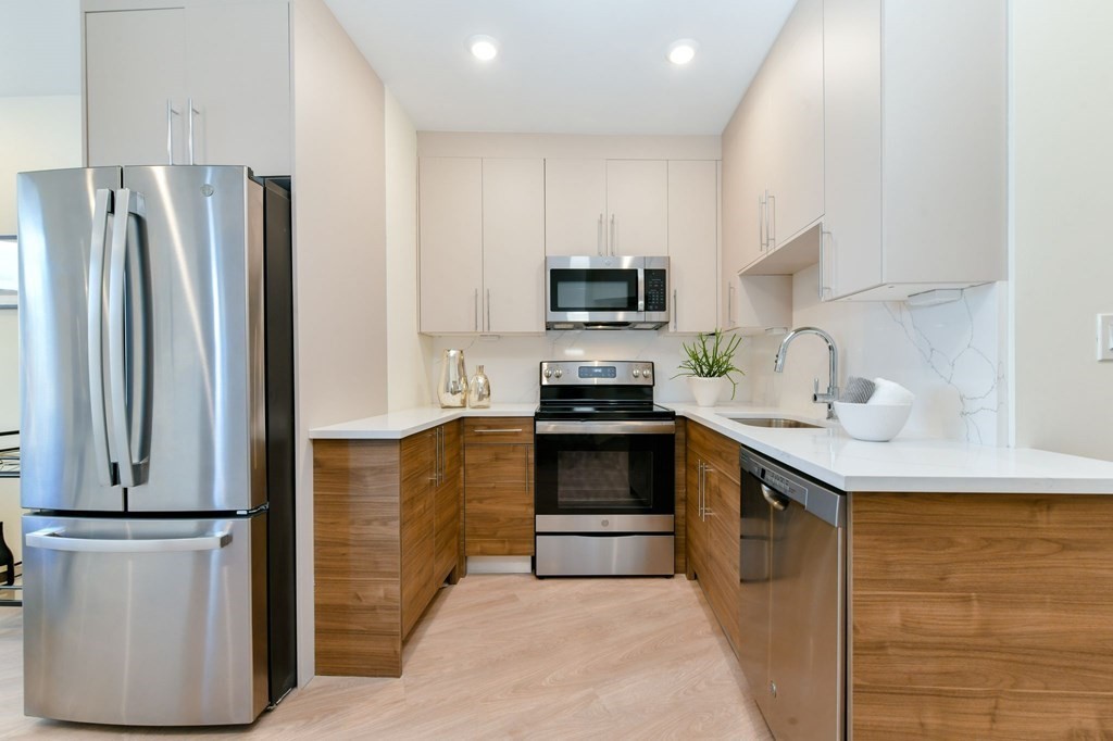 400 Dorchester St # 307