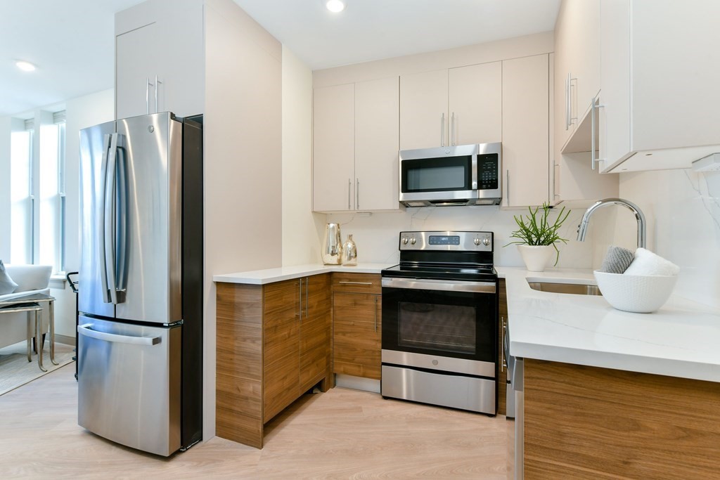 400 Dorchester St # 307