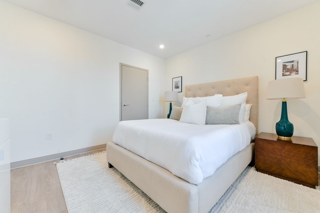 400 Dorchester St # 307