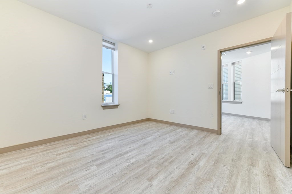 400 Dorchester St # 307