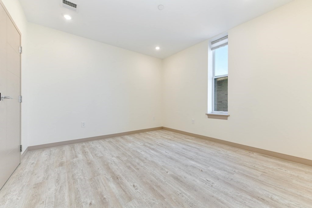 400 Dorchester St # 307