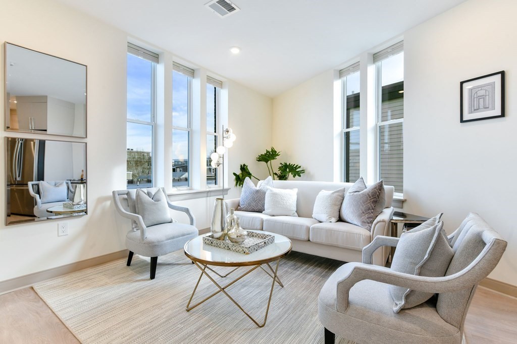 400 Dorchester St # 307