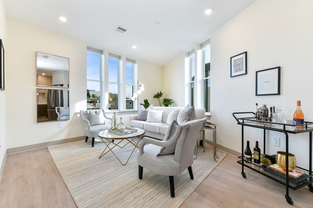 400 Dorchester St # 307