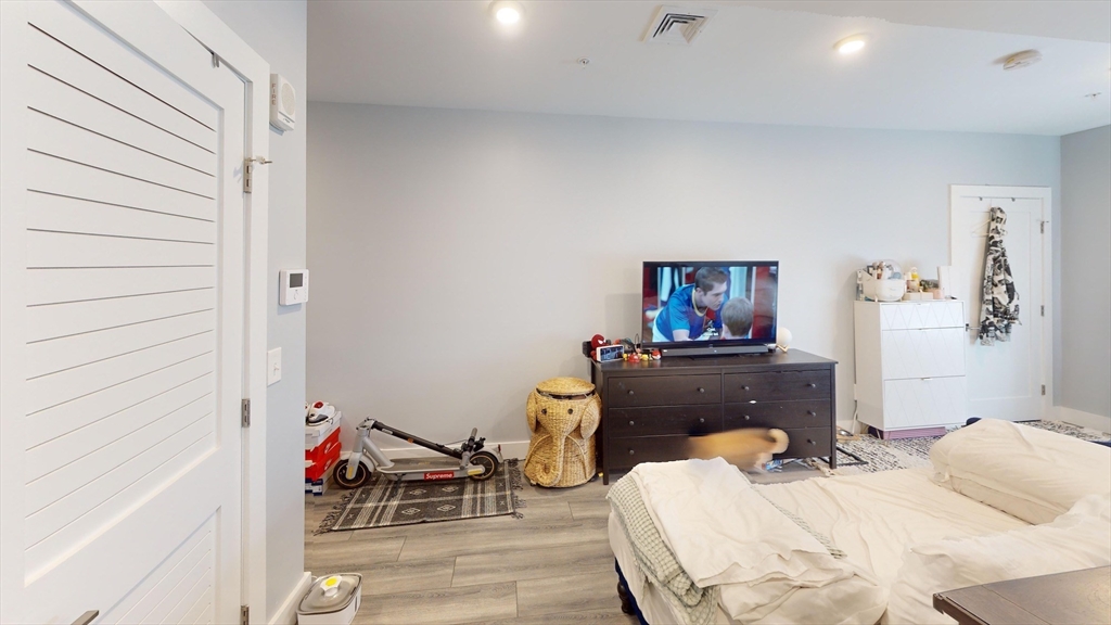 55 West 5th St # 607