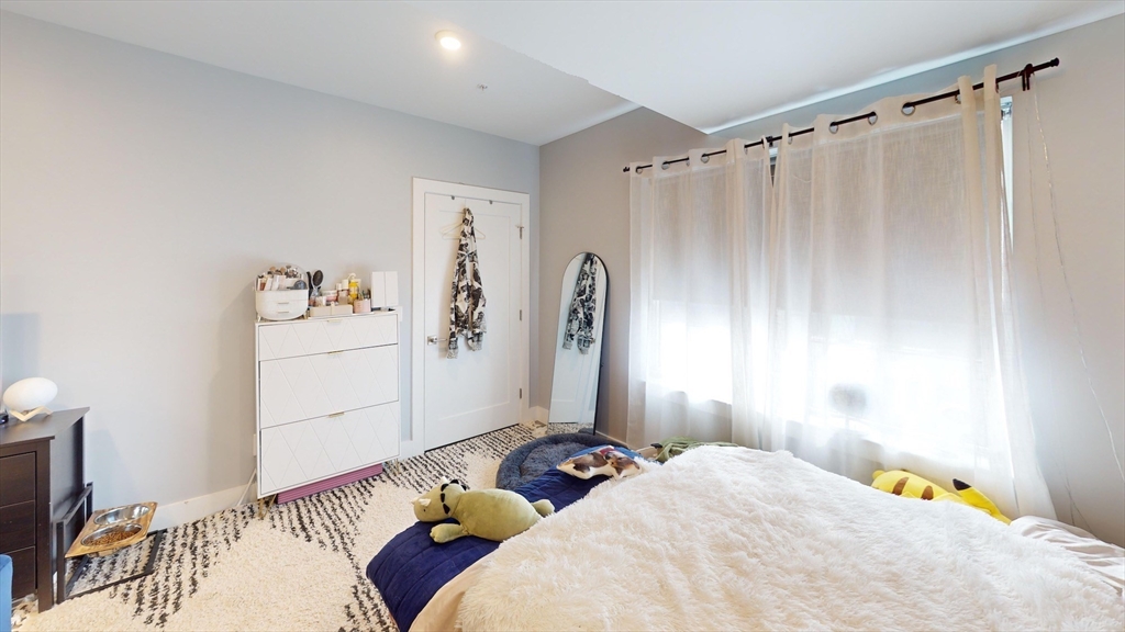 55 West 5th St # 607