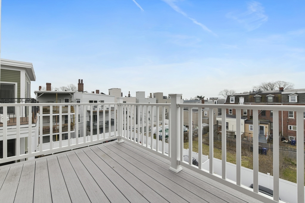 613 E 6th St # 3