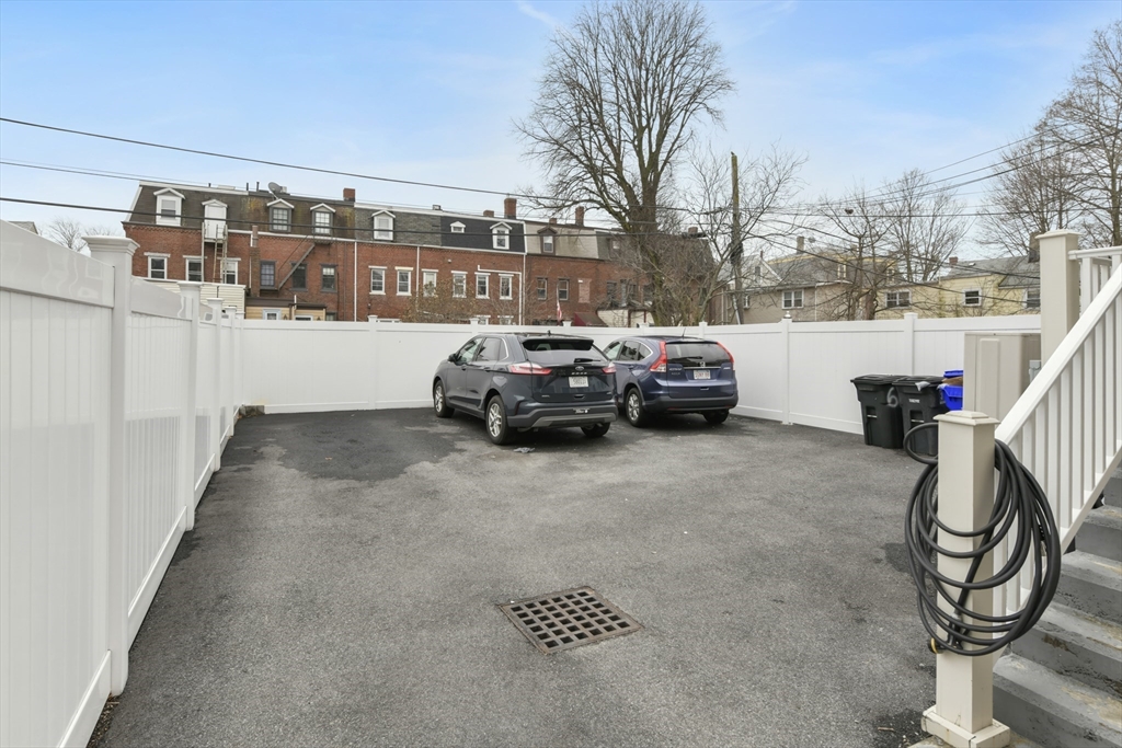 613 E 6th St # 3