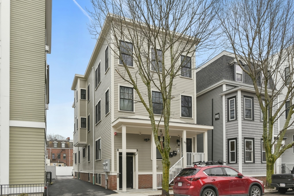 613 E 6th St # 3