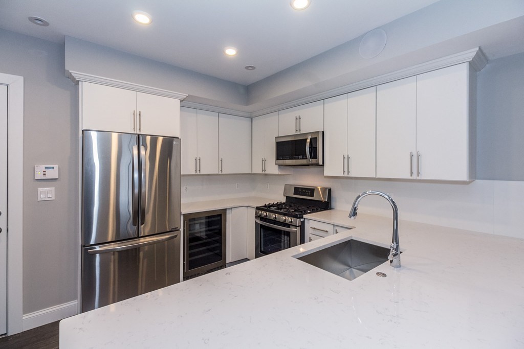 11 Minot Street # 102