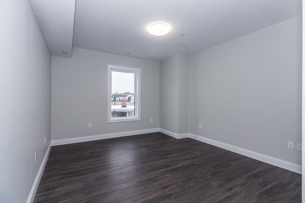 11 Minot Street # 102