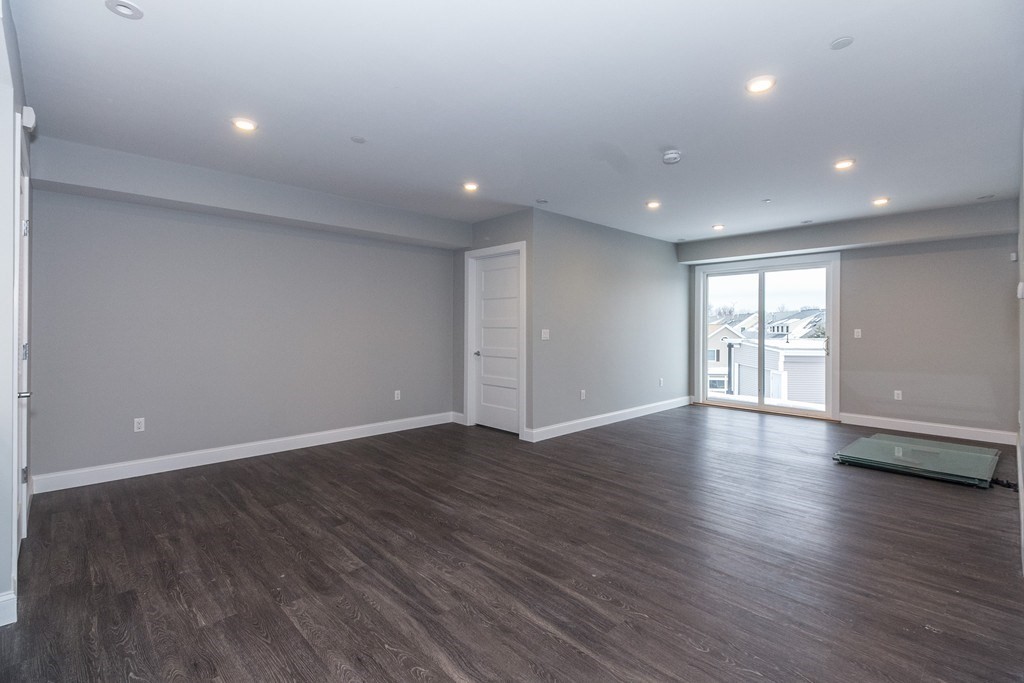 11 Minot Street # 102
