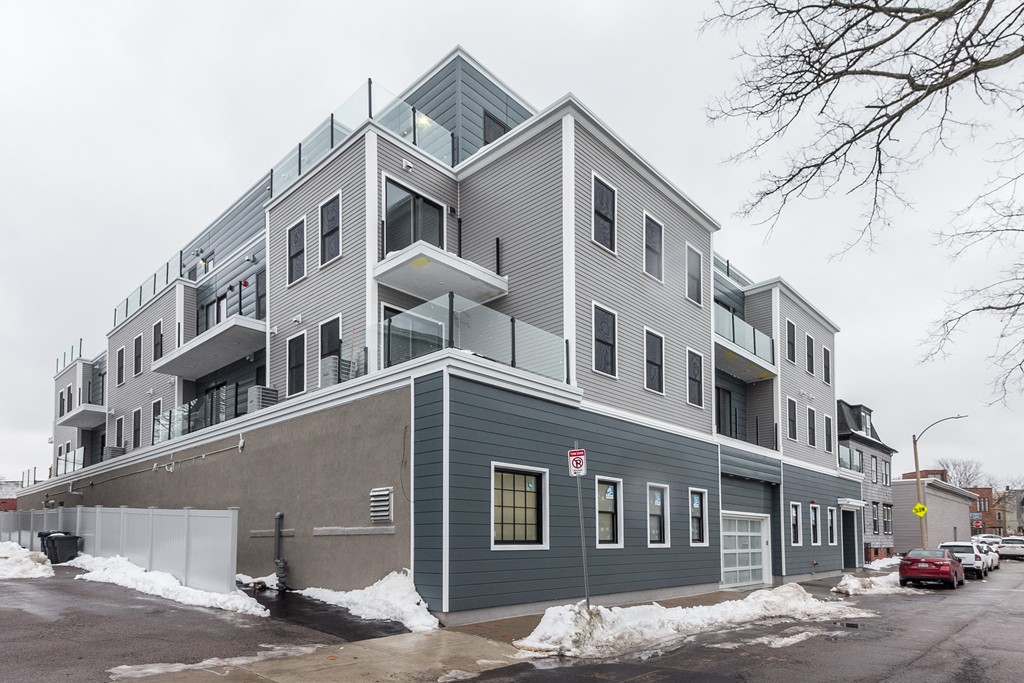 11 Minot Street # 102