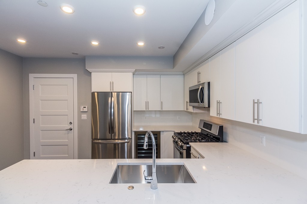11 Minot Street # 102