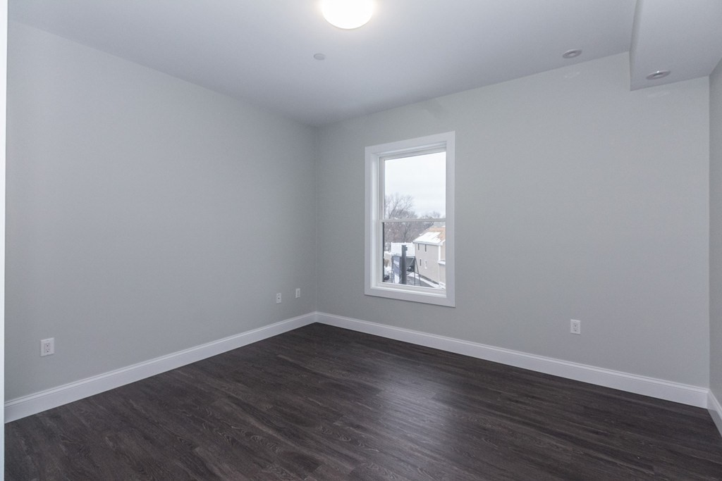 11 Minot Street # 102