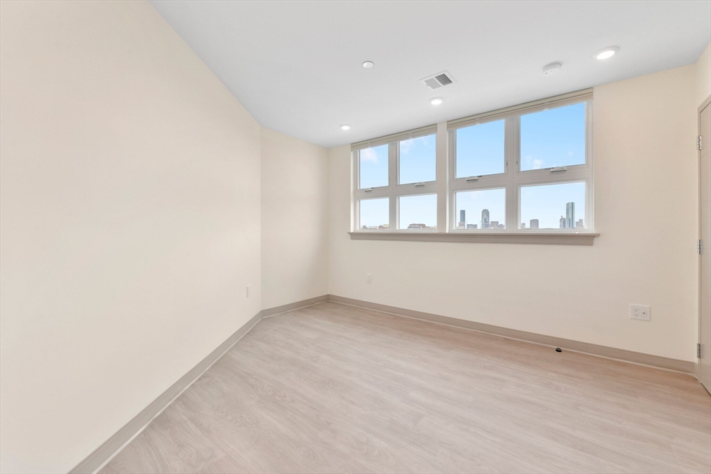 400 Dorchester St # 603