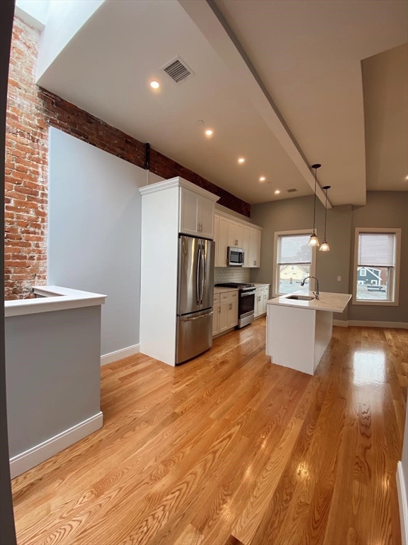 4 Mount Vernon St. # 3