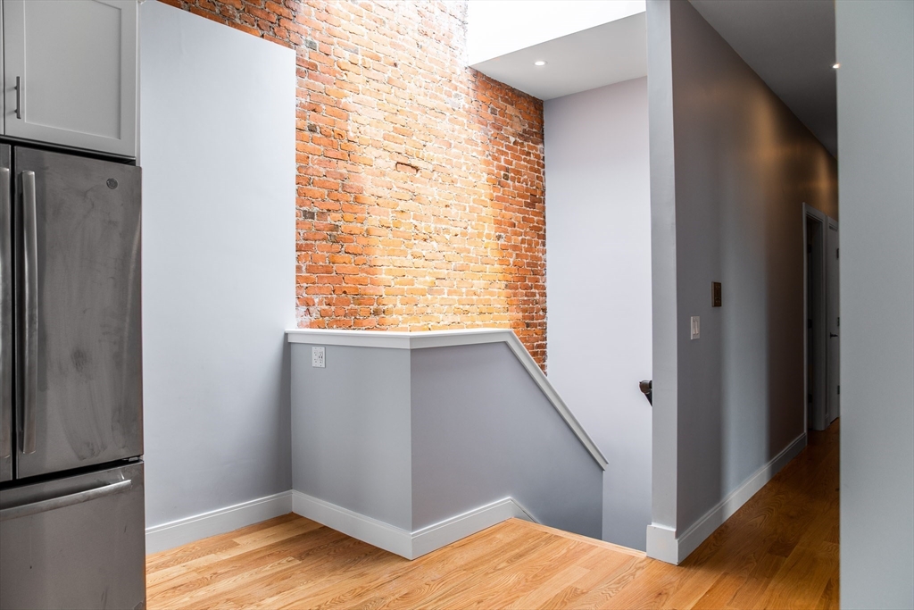 4 Mount Vernon St. # 3