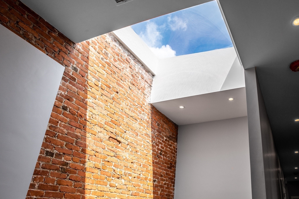 2 Mount Vernon St. # 3