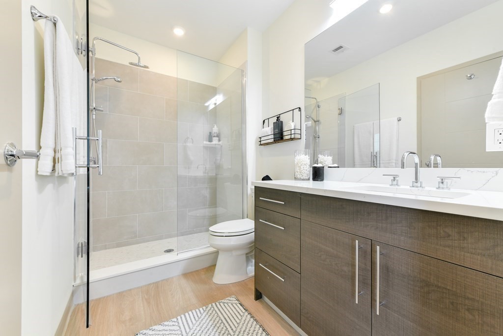 400 Dorchester St. # 303