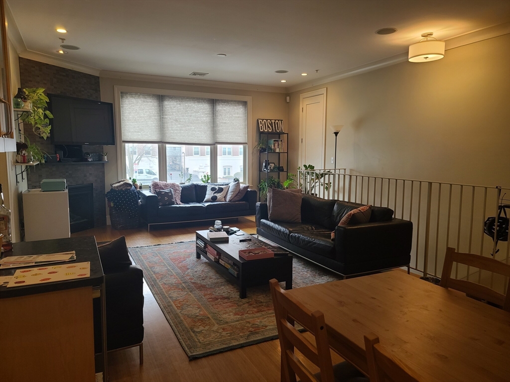 354 Dorchester St. # 1