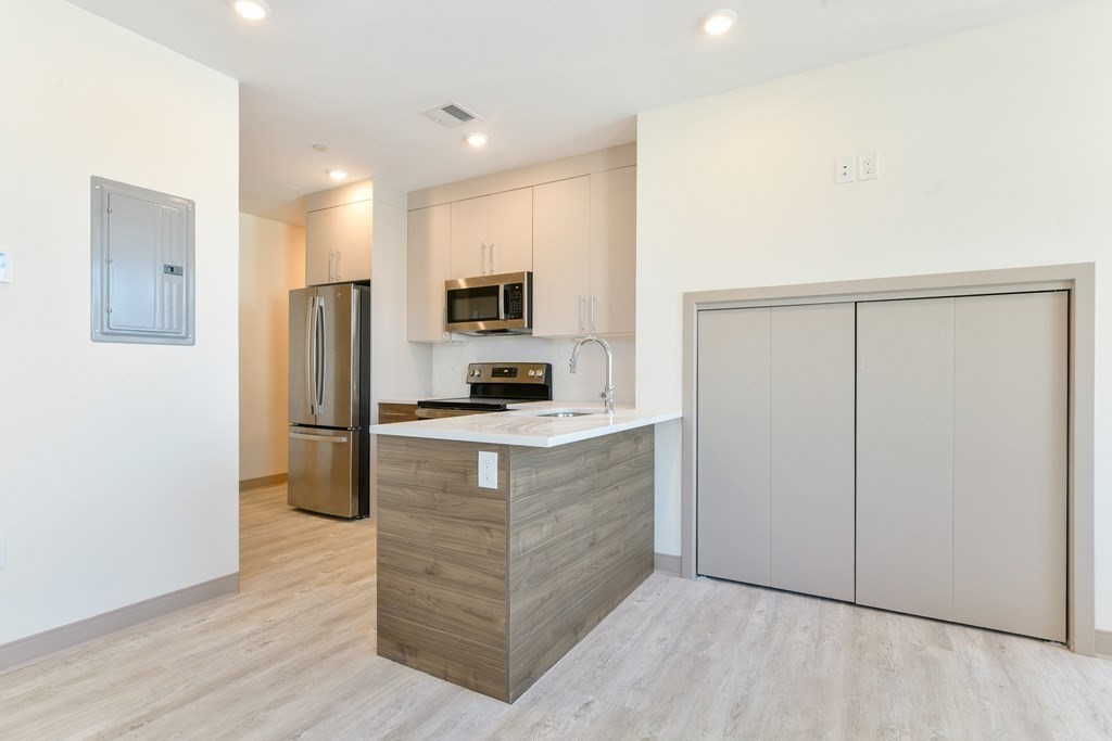 400 Dorchester # 506