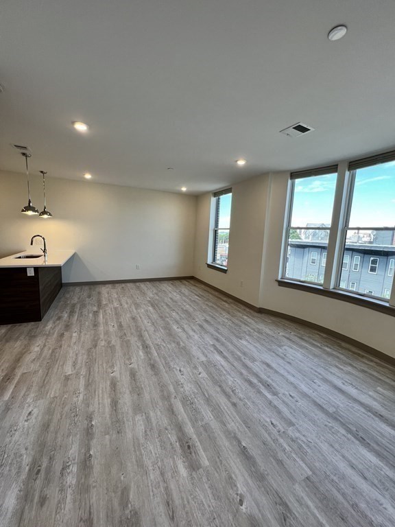 400 Dorchester # 205