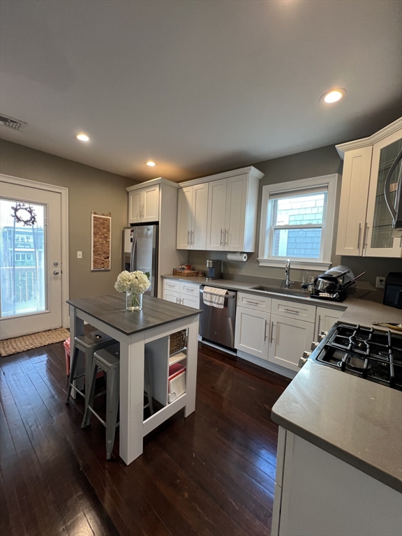 686 E. Eighth St. # 3