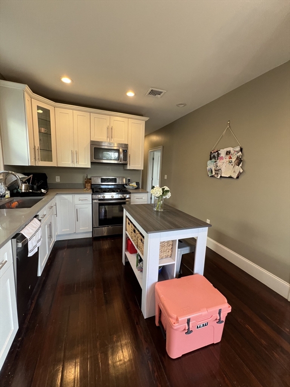 686 E. Eighth St. # 3