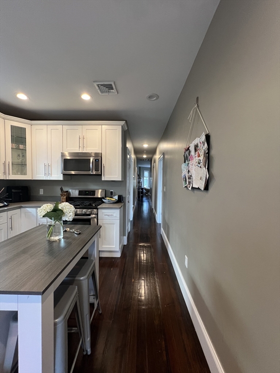 686 E. Eighth St. # 3