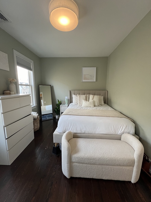 686 E. Eighth St. # 3