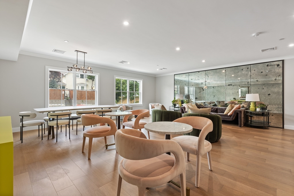 425-427 Lagrange Street # 207R