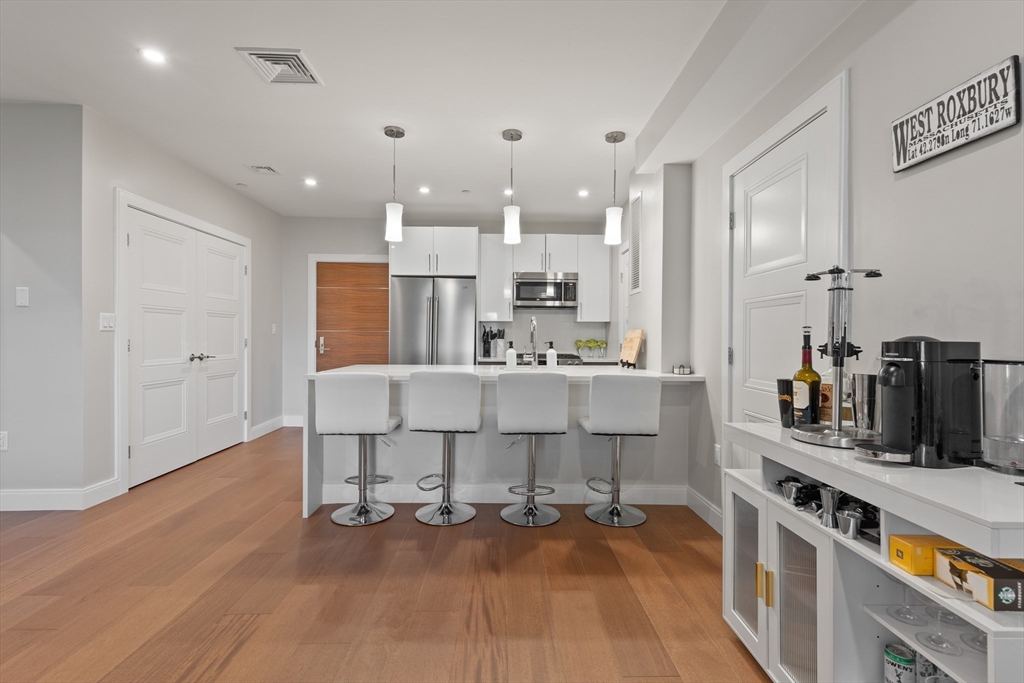 425-427 Lagrange Street # 207R