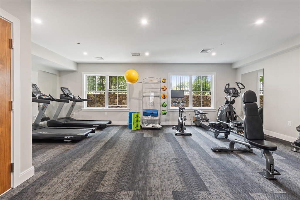 425-427 Lagrange Street # 207R