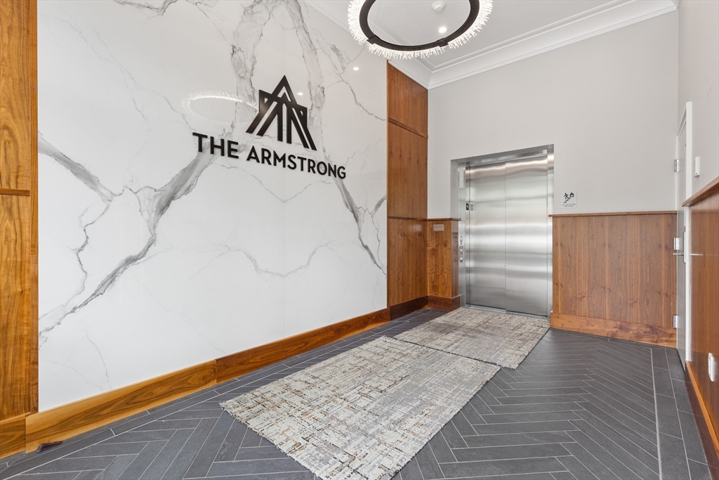 425-427 Lagrange Street # 207R