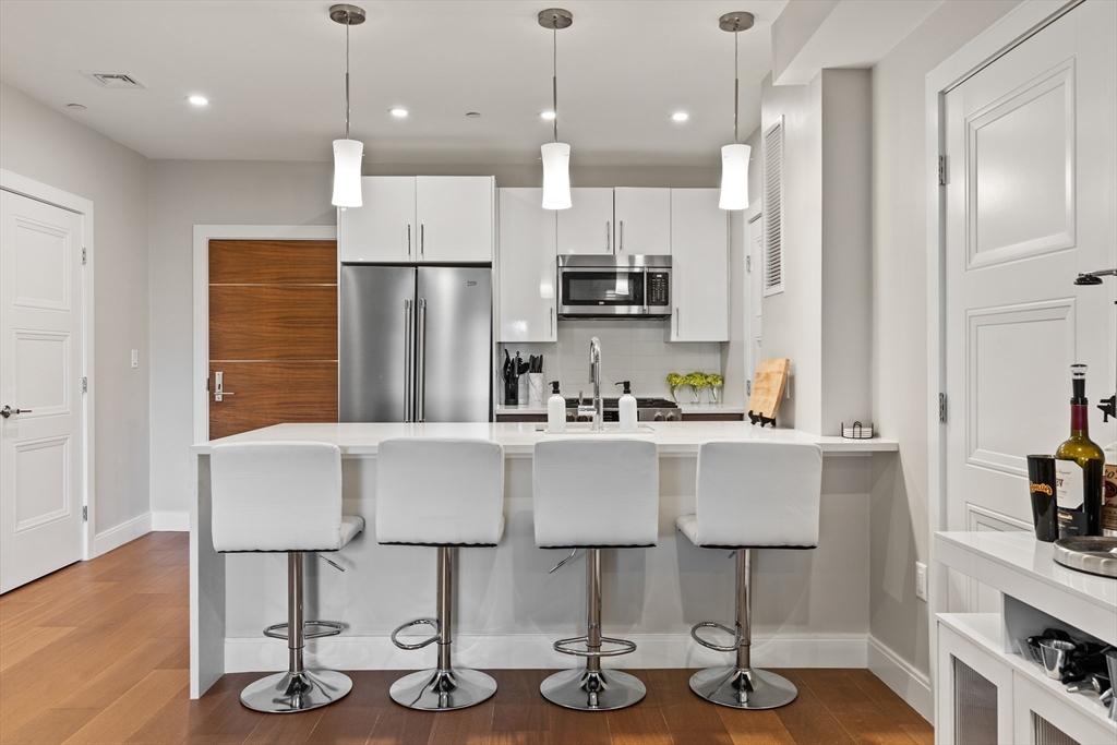 425-427 Lagrange Street # 207R