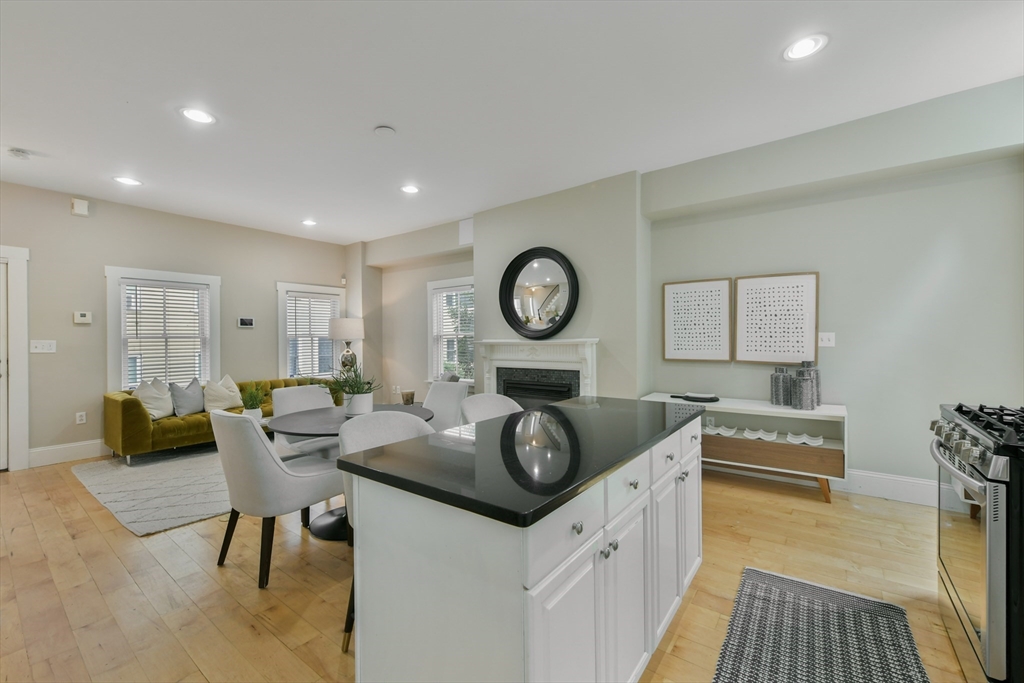 2 Glover Ct