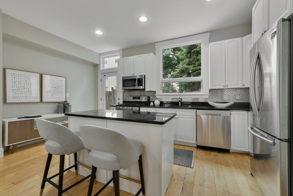 2 Glover Ct
