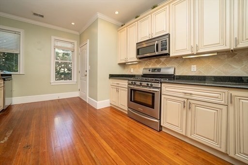 101 Sawyer St # 2